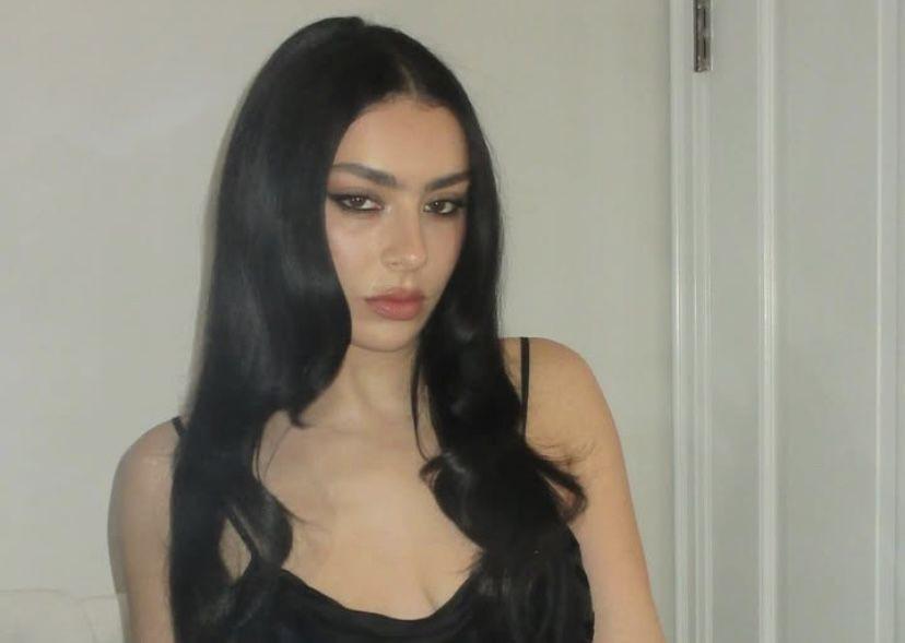 Biodata dan Profil Charli XCX, Perdana Menangkan Grammy Awards 2025
