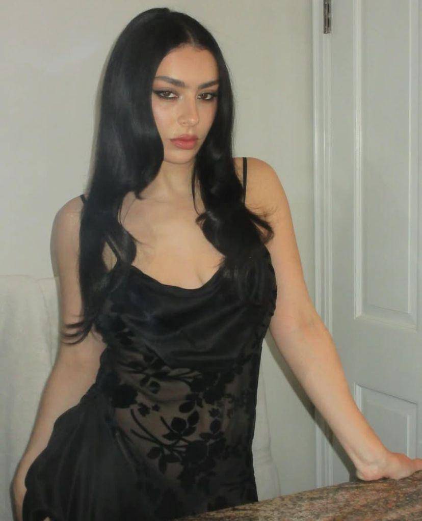 biodata dan profil Charli XCX (Instagram.com/charli_xcx)