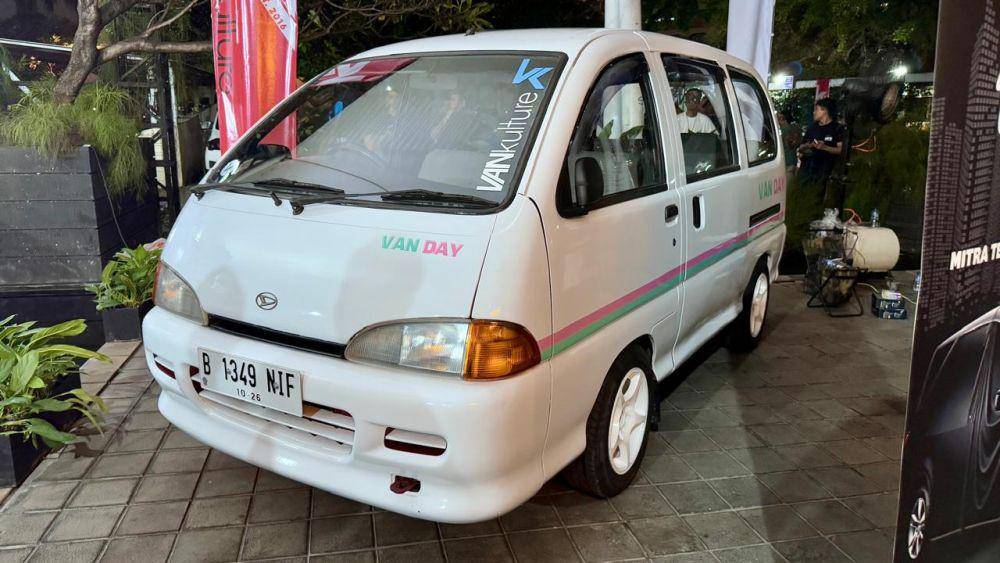 Daihatsu Espass yang digive away di ajang Van Day (VK)