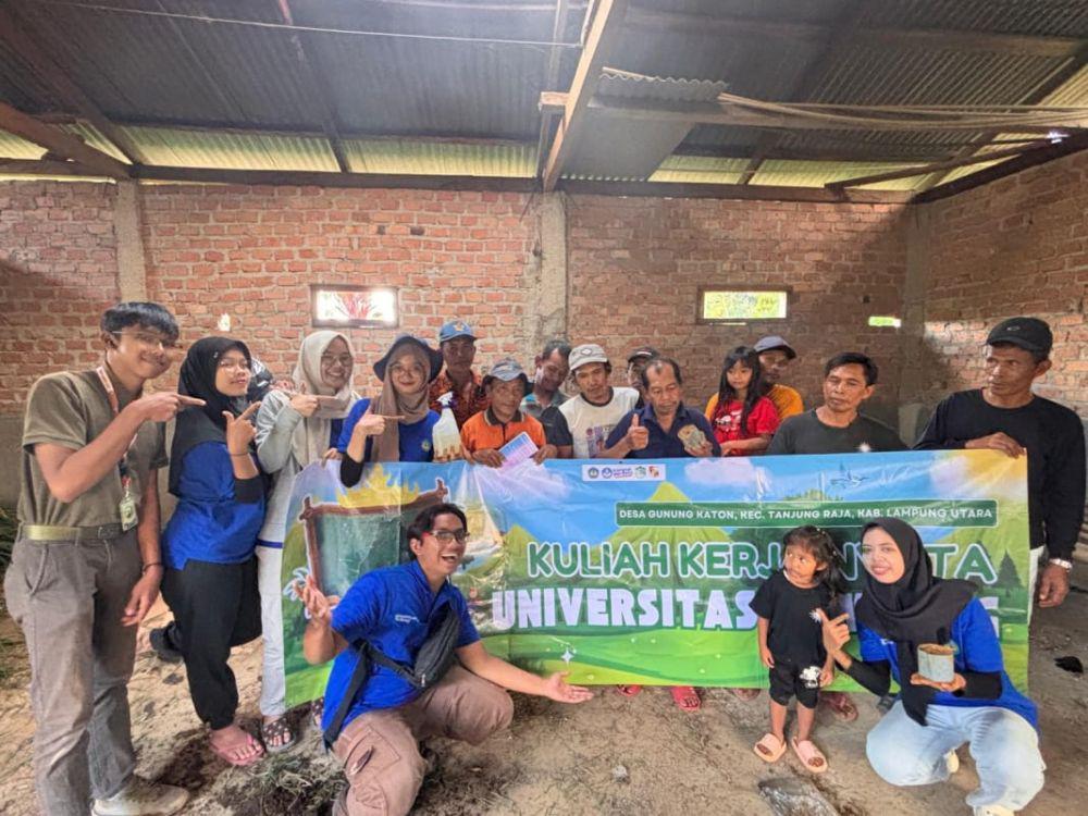 Mahasiswa KKN Unila Olah Limbah Durian jadi Kompos Ramah Lingkungan