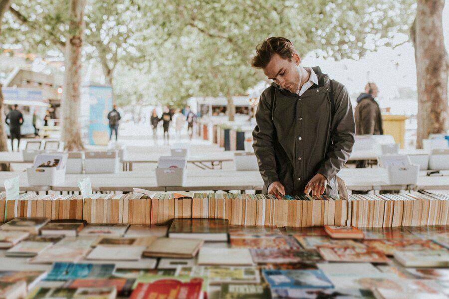 Ilustrasi pameran buku. (freepik.com/rawpixel.com)