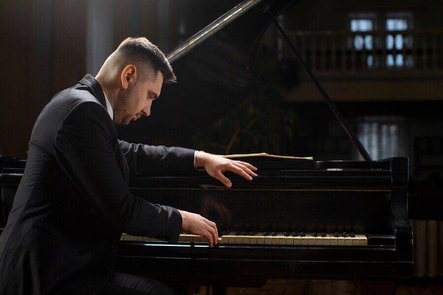 Ilustrasi piano concert. (freepik.com)