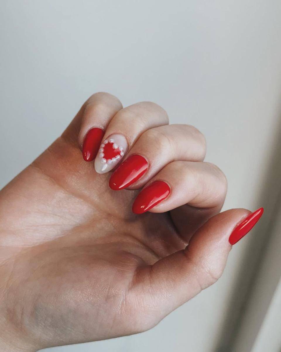 Ide nail art (instagram.com/nailartbyqueenie)