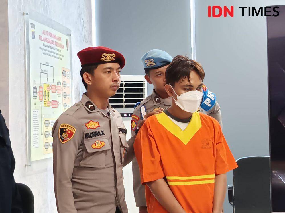 Tersangka MR, saat dihadirkan pada konferensi pers pengungkapan kasus pembunuhan di Mapolresta Balikpapan, 26 Desember 2024 lalu. (IDN Times/Erik Alfian)
