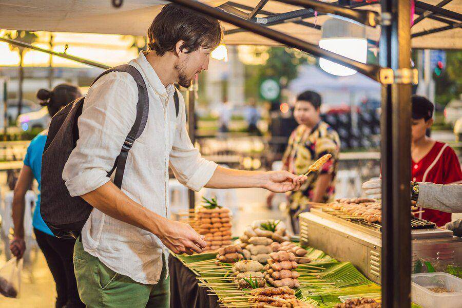 Ilustrasi food festival. (freepik.com/galitskaya)
