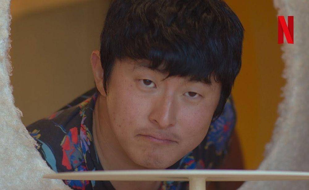 Still cut Kian's Bizarre B&B (Instagram.com/netflixkr)