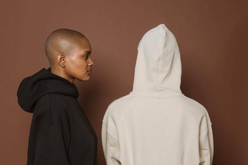ilustrasi hoodie (pexels.com/Angela Roma)