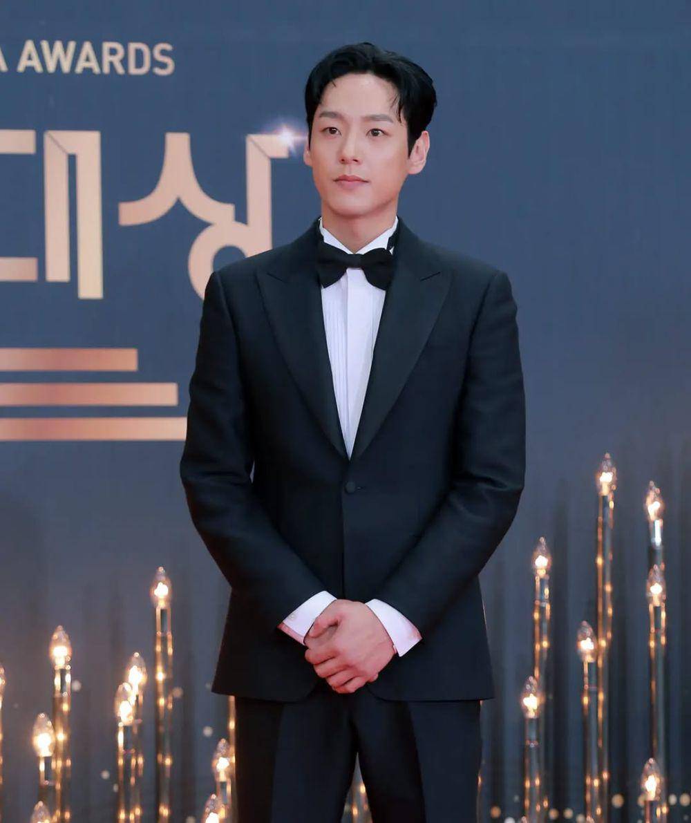 Kwak Si Yang (instagram.com/siyang87k)