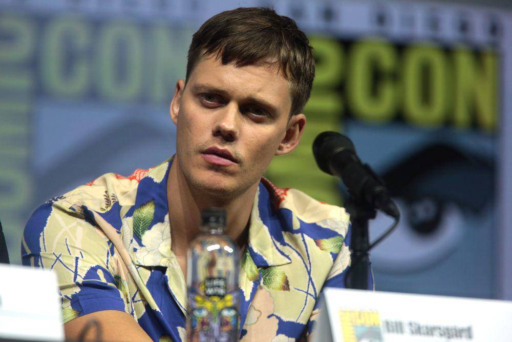 Bill Skarsgård pada acara San Diego Comic-Con International 2018 mempromosikan Assassination Nation di San Diego Convention Center, San Diego, California. (commons.wikimedia.org/Gage Skidmore)