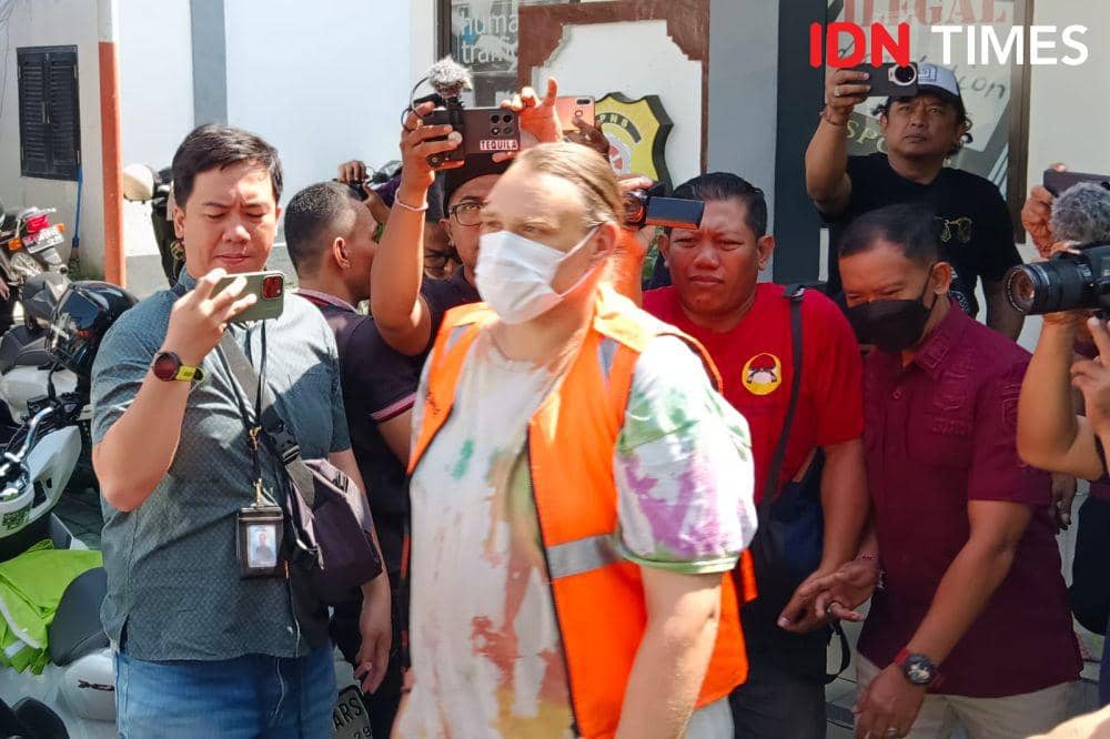 WNA Kanada Pencuri Kalung di Sanur Diserahkan ke Imigrasi