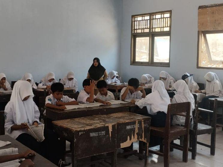 17 Tahun Mengabdi, Guru di Wilayah Terpencil Lotim ini Masih Honorer