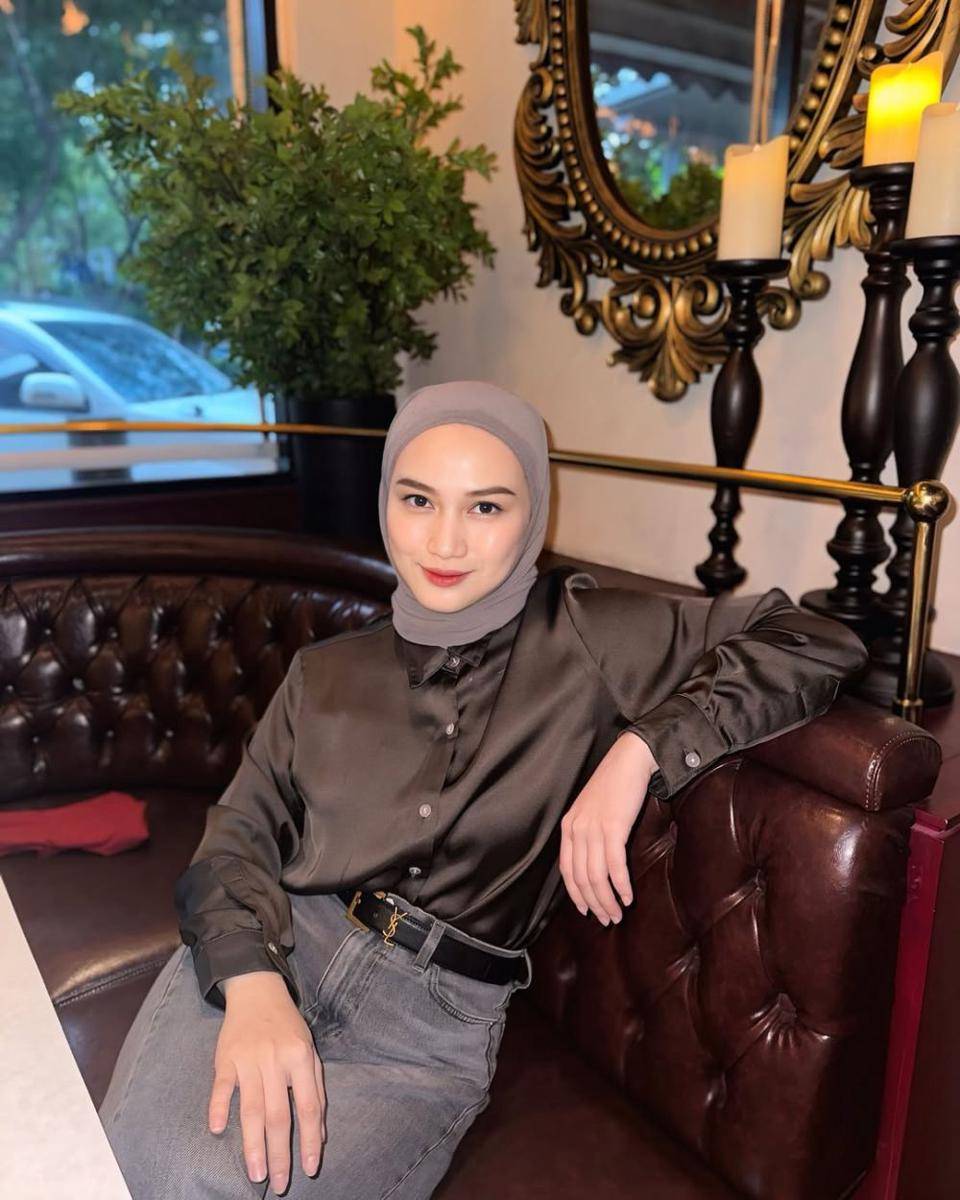 gaya outfit hangout ala Melody Laksani (instagram.com/melodylaksani92)