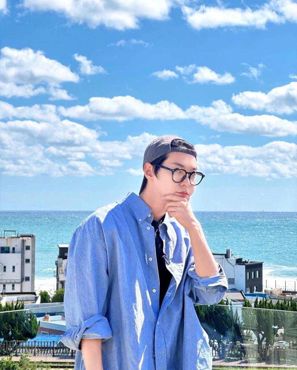 potret Doyoung NCT (instagram.com/nct)