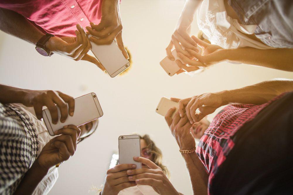 'Netizens Are Watching You' – Realitas Pahit di Ruang Publik Digital