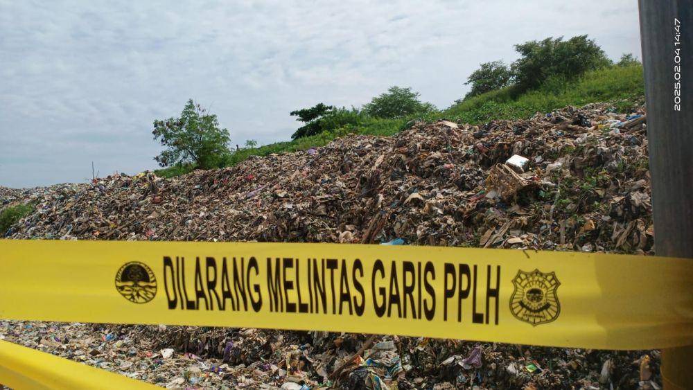 Kondisi TPA Basirih Banjarmasin yang ditutup oleh KLHK.