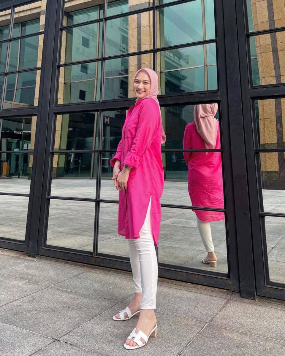 gaya outfit hangout ala Melody Laksani (instagram.com/melodylaksani92)