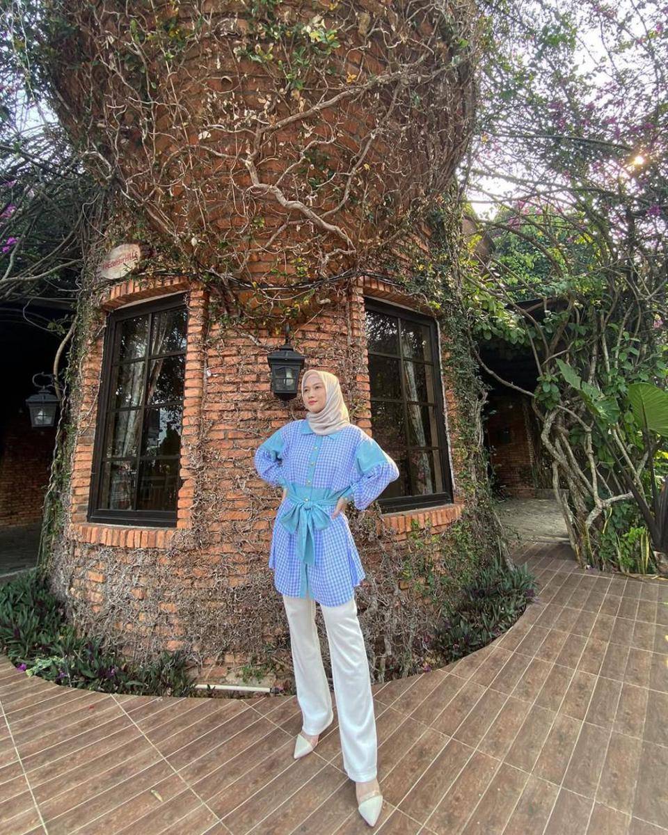 gaya outfit hangout ala Melody Laksani (instagram.com/melodylaksani92)