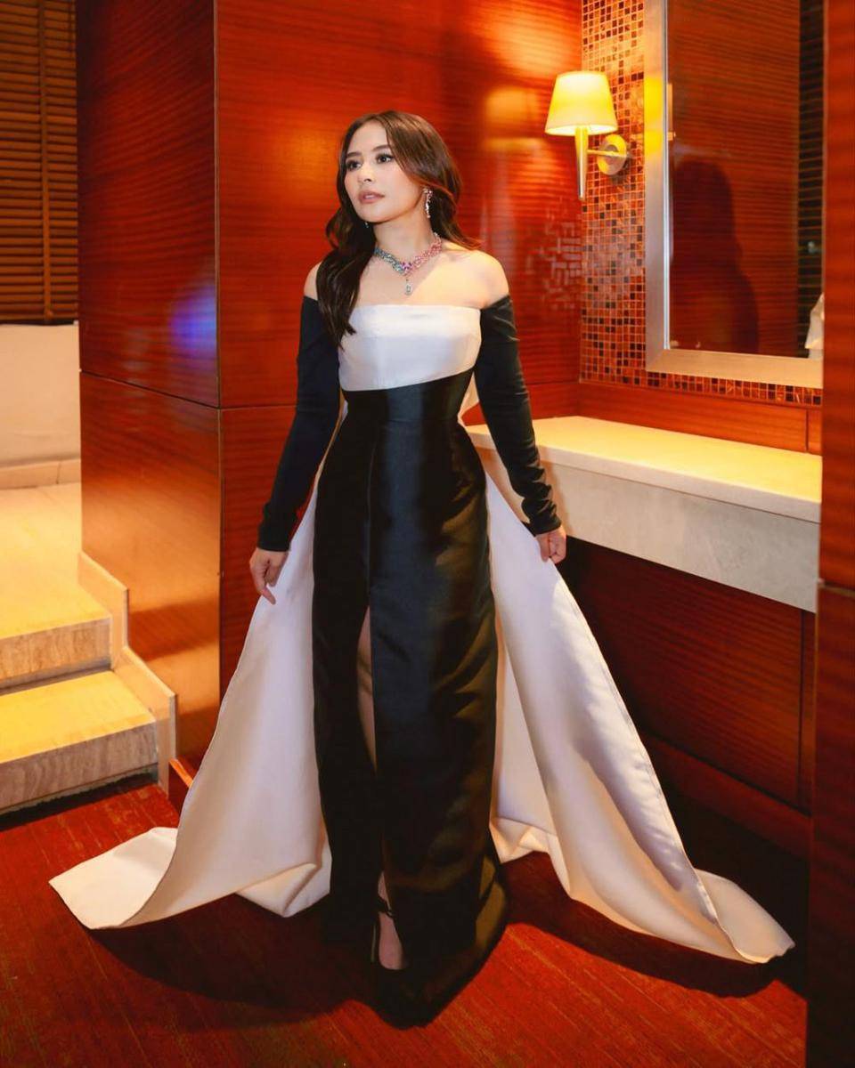 ragam dress pesta hitam ala Prilly Latuconsina (instagram.com/prillylatuconsina96)