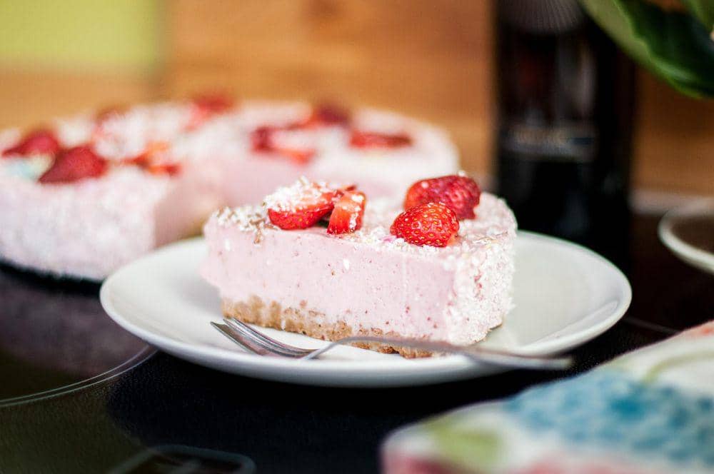 ilustrasi no bake strawberry cheesecake (pixabay.com/Michał Karoń)