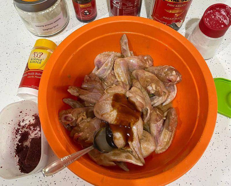 gambar ayam yang dimarinasi (instagram.com/bunes_kitchen)