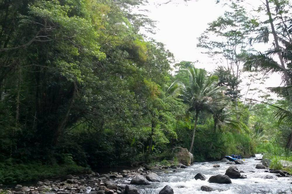 suasana di sekitar Sungai Telaga Waja (dok.pribadi/Natalia Indah)