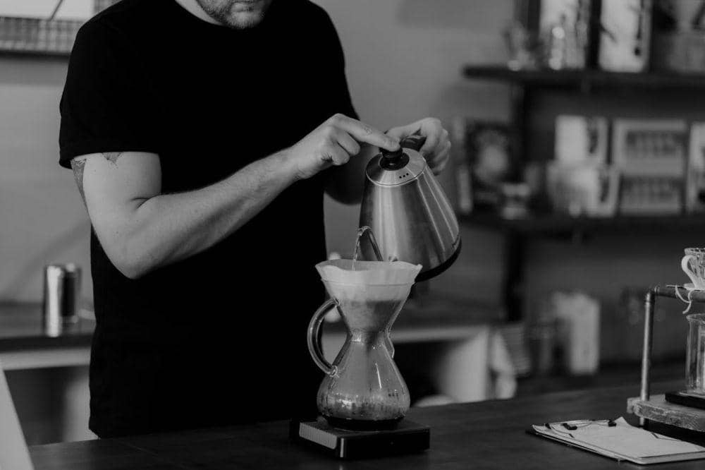 Ilustrasi Kafe Slow Bar (pexels.com/Iain)