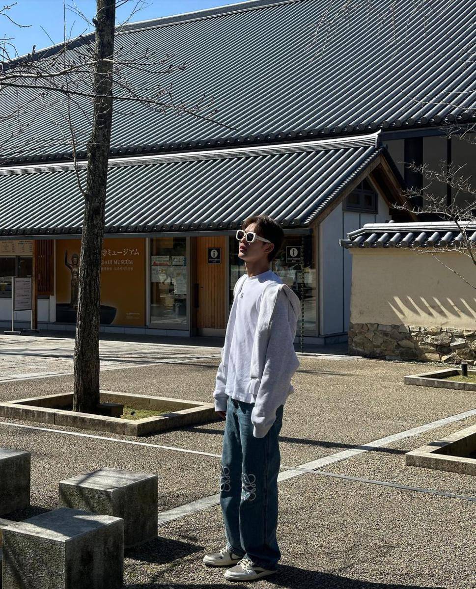 OOTD pakai hoodie ala Ping Krittanun (instagram.com/ping_krittanun)