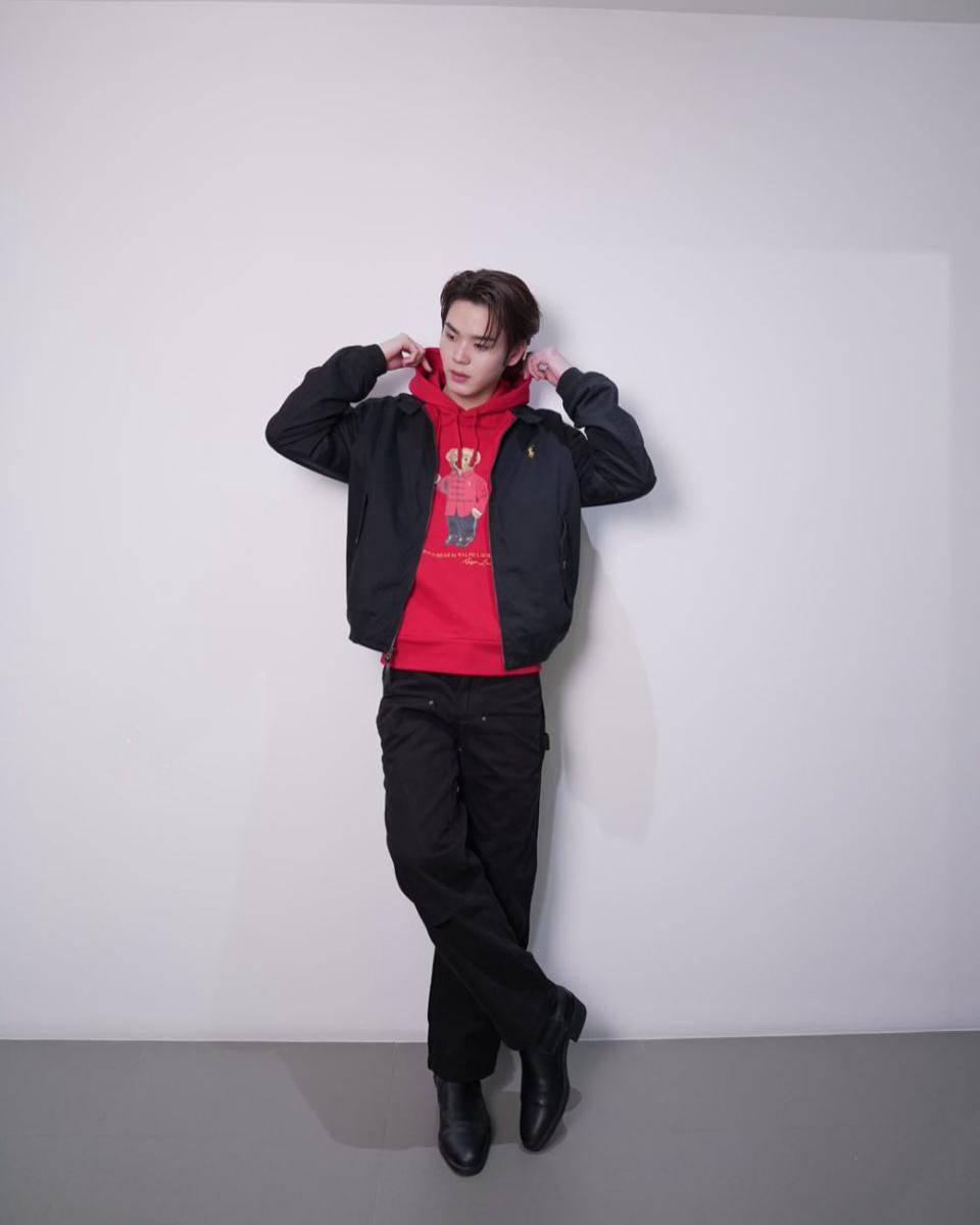 OOTD pakai hoodie ala Ping Krittanun (Instagram.com/ping_krittanun)