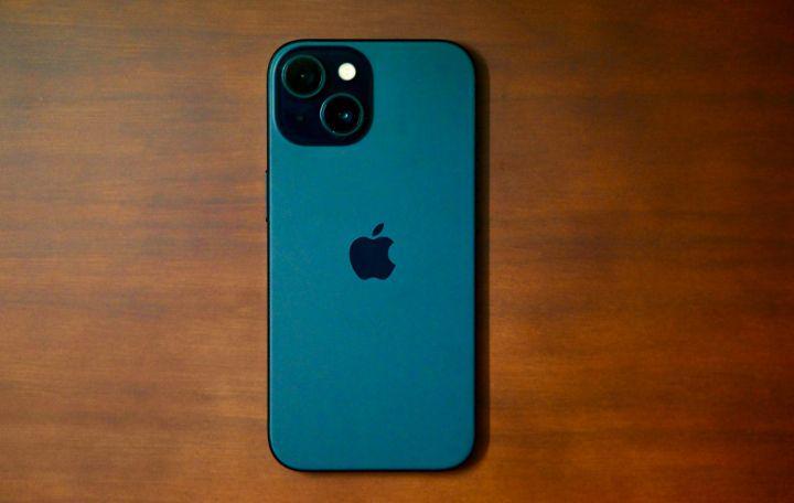 Kenapa iPhone 15 Jadi Smartphone Terlaris Sepanjang Tahun 2024?