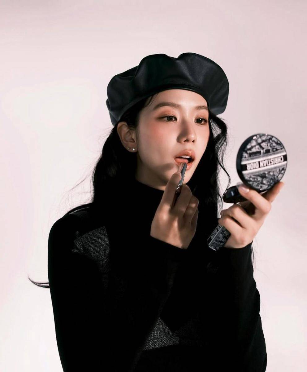 Jisoo BLACKPINK (instagram.com/sooyaaa__)