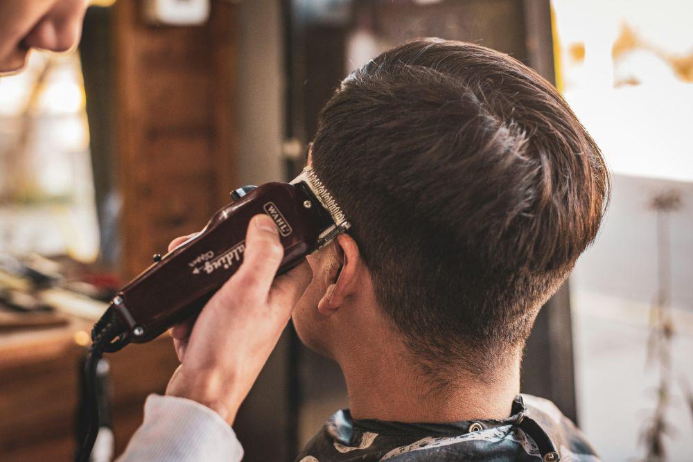5 Tanda Kamu Harus Memperbarui Potongan Rambut, Jangan Diabaikan!