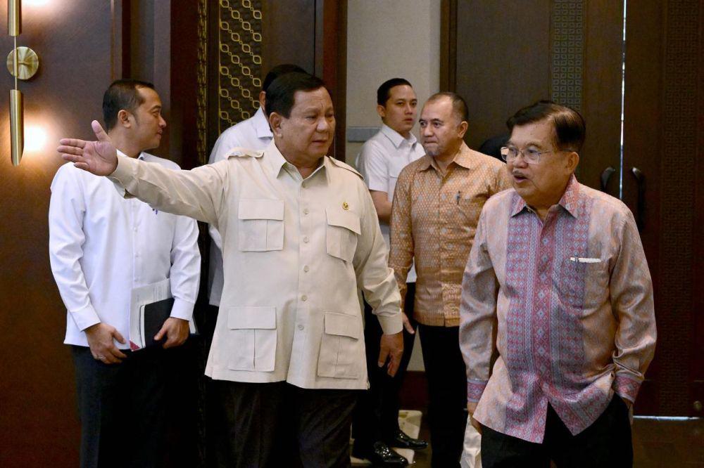 Presiden Prabowo Subianto menerima Wakil Presiden ke-10 dan 12 RI, Jusuf Kalla (JK) di Presidential Lounge, Istana Kepresidenan Jakarta, pada Selasa (4/2/2025) (dok. Sekretariat Presiden)