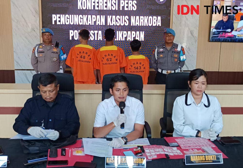 Konferensi pers pengungkapan kasus narkoba di Mapolresta Balikpapan, Rabu (5/2/2025). (IDN Times / Erik Alfian)