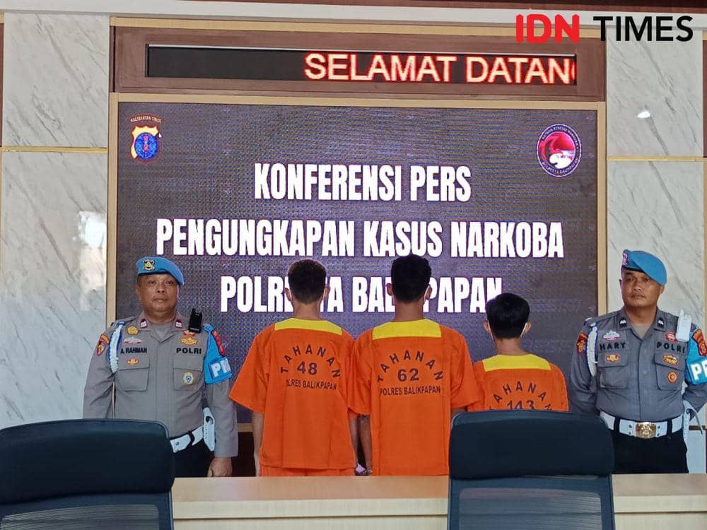 M, J dan B merupakan sindikat peredaran dabu di Gunung Bugis, Balikpapan Barat. (IDN Times / Erik Alfian)