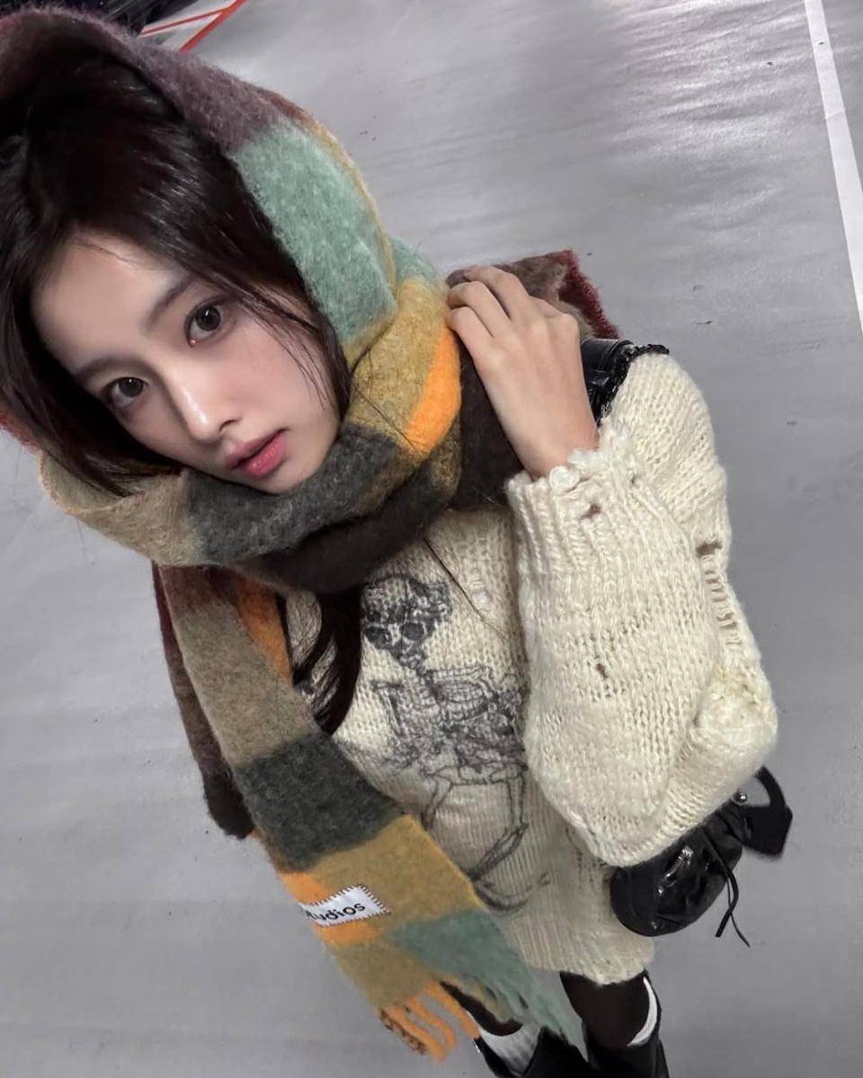 Kang Hye Won (instagram.com/hyemhyemu)