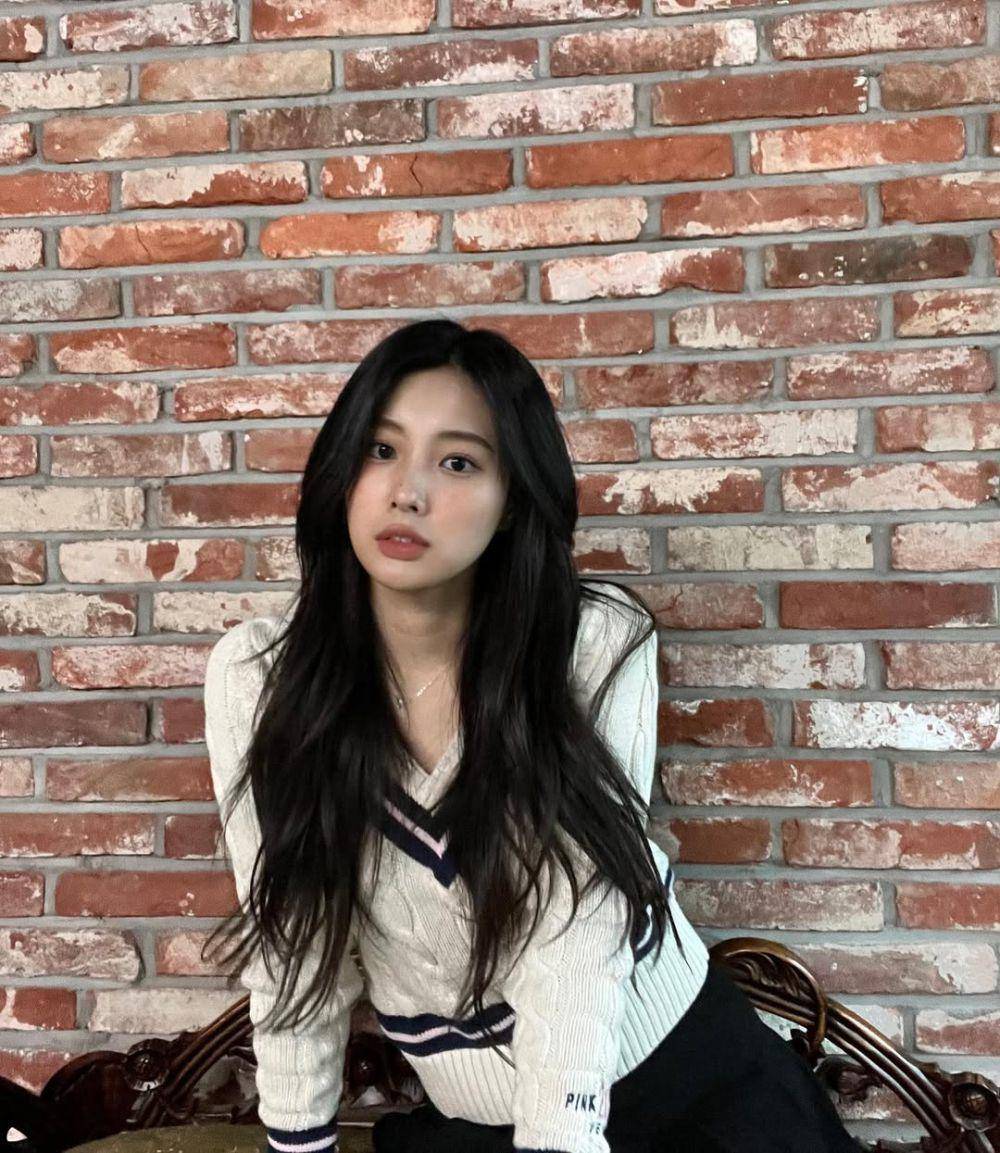 Kang Hye Won (instagram.com/hyemhyemu)
