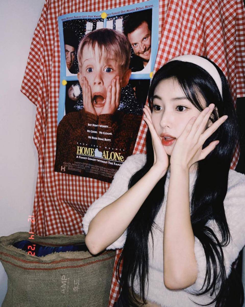 Kang Hye Won (instagram.com/hyemhyemu)