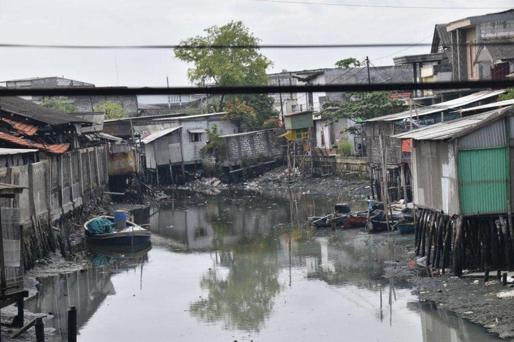 Banyak Bangunan, Sungai Kalianak Surabaya Dinormalisasi