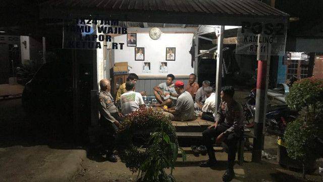 ilustrasi pos ronda dan kopi (www.bapak2.id)
