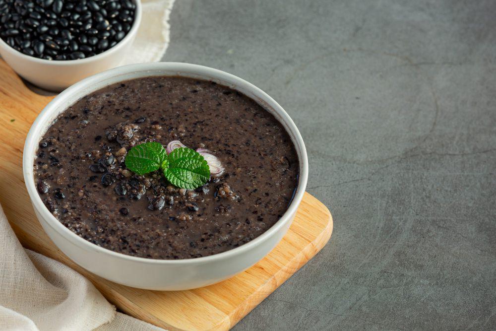 8 Pelengkap Bubur Ketan Hitam, Jadi Kaya Rasa dan Tekstur
