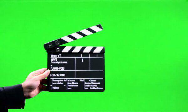 Green screen (stock.adobe.com)