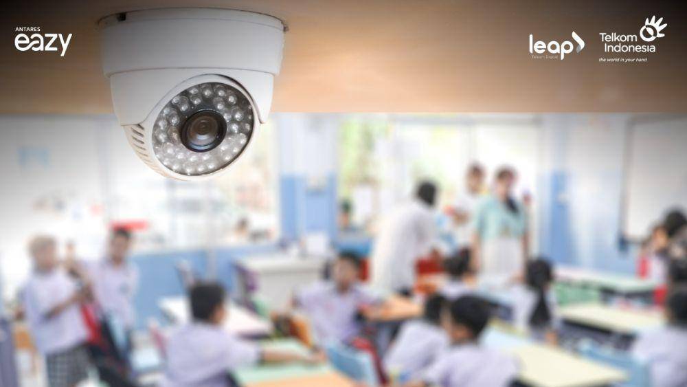 Antares Eazy, produk inovatif milik PT Telkom Indonesia (Persero) Tbk (Telkom) yang bisa digunakan dalam mendukung keamanan di rumah, tempat usaha, termasuk di sektor pendidikan melalui pemanfaatan teknologi AI. (dok. Telkom)