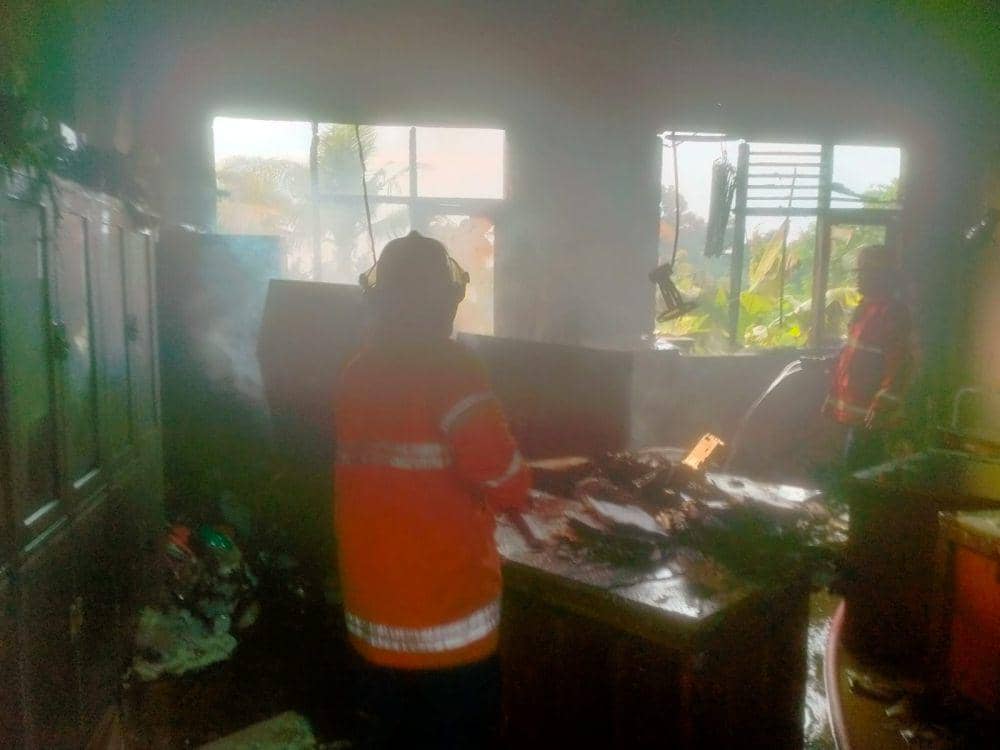 Ruang TU SLB 1 Karangasem Hangus Terbakar