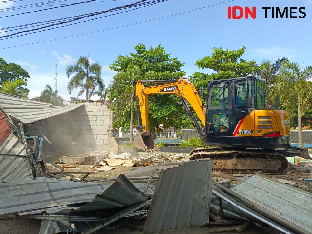 Pemkot Serang Bongkar Puluhan Bangunan Kios di Taman Sari
