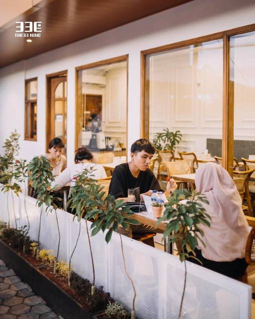 THR33NINE Coffee & Eatery Way Halim (Instagram/threenine_id)