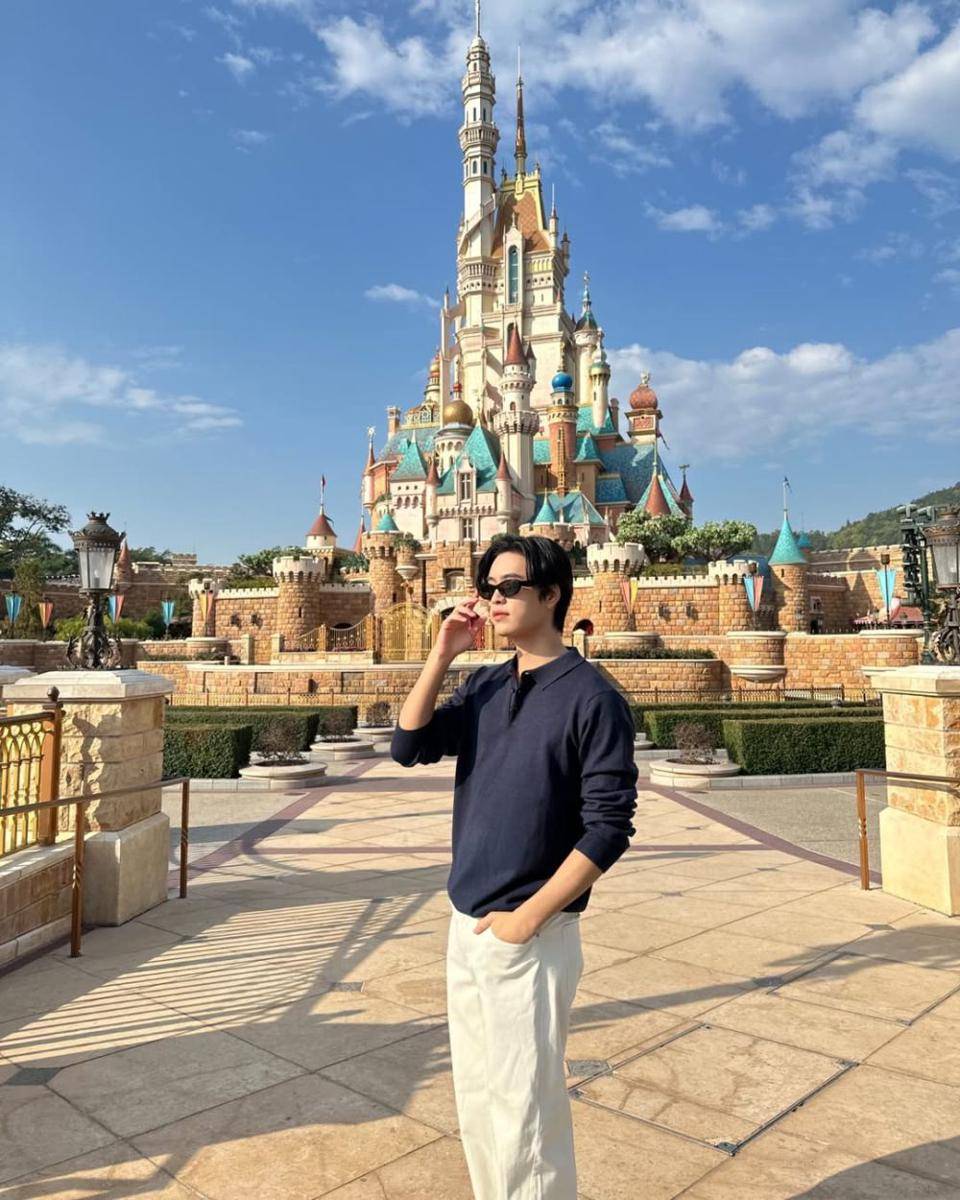 outfit liburan ala Gemini Norawit (instagram.com/gemini_nt)