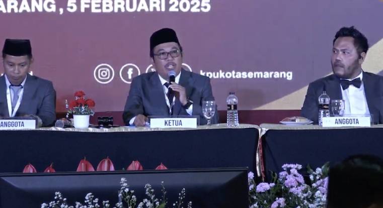 Komisi Pemilihan Umum (KPU) Kota Semarang resmi menetapkan pasangan tersebut pasca gugatan terhadap hasil Pilkada Kota Semarang (Pilwakot) 2024 itu dinyatakan gugur oleh Mahkamah Konstitusi (MK) pada Rabu (5/2/2025) malam. (Dok. Youtube KPU Kota Semarang)