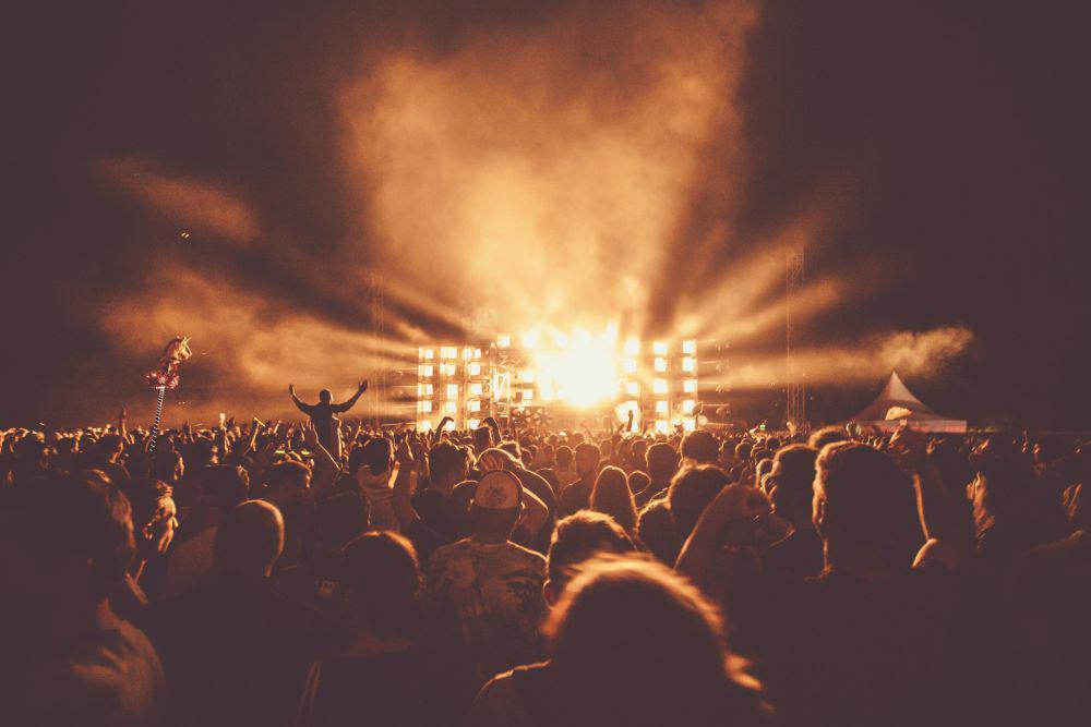 ilustrasi konser (unsplash.com/Yvette de With)