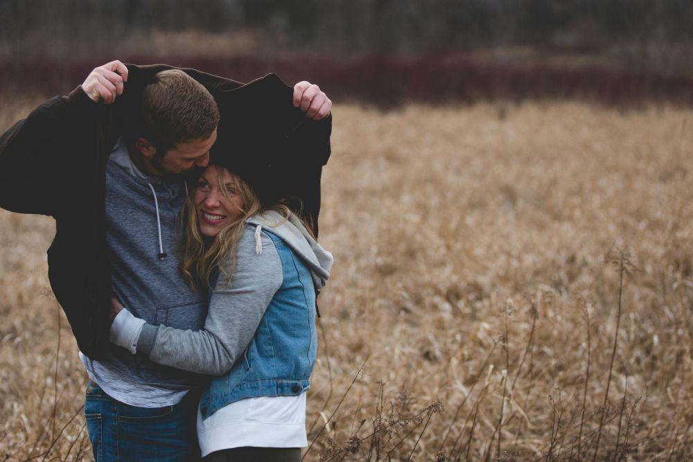 5 Cara Mengatur Batasan dalam Hubungan dengan Pasangan Clingy, Cek!