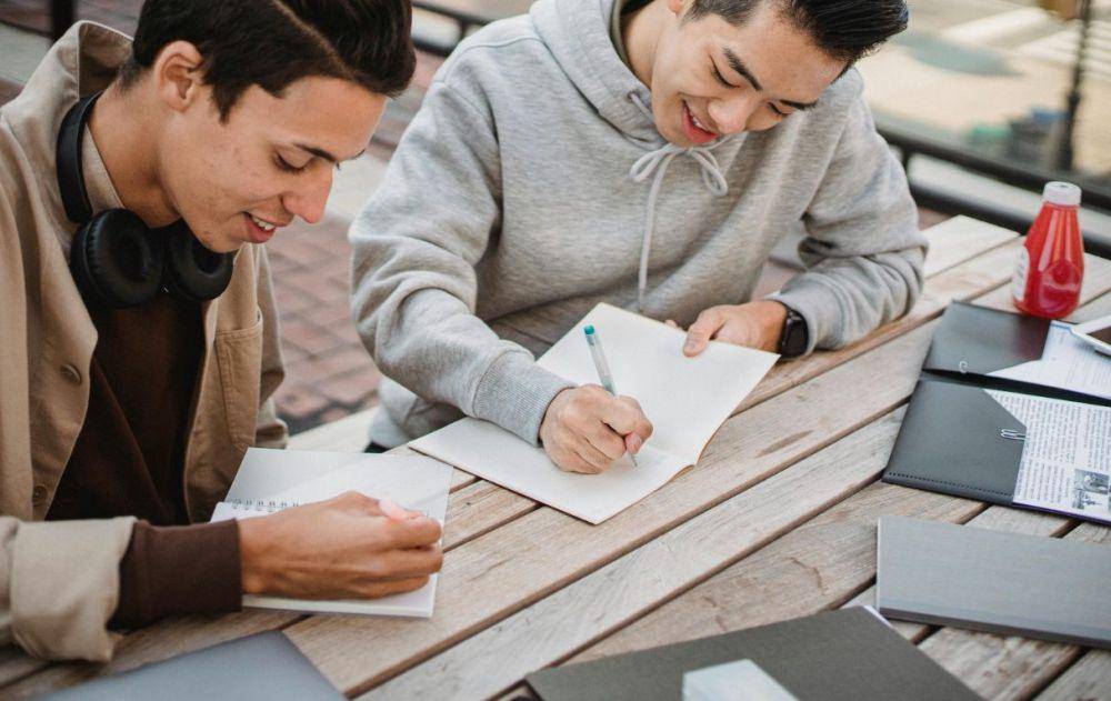 Tips jika merasa salah jurusan (pexels.com/Armin Rimoldi)